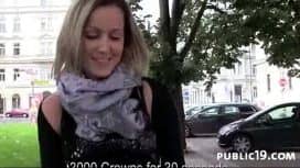 السيدة الجميلة منفتحة على أي نوع من أنواع الجنس